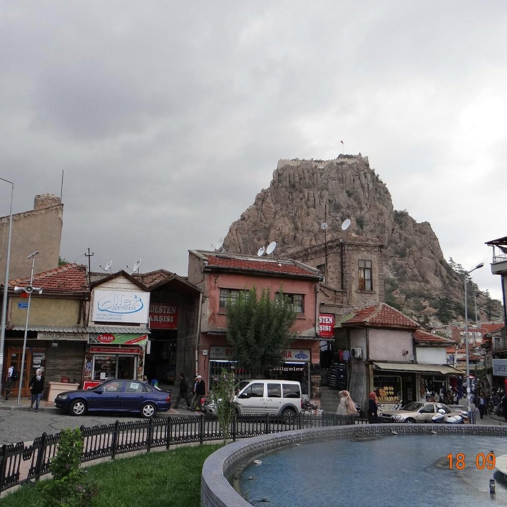 Afyon Gayrimenkul Sektörü: Yatırım, Yaşam ve Bölgesel Gelişim Perspektifi